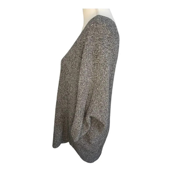 Express‎ women’s long grey v-neck sweater size small - Picture 2 of 5